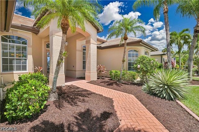 5514 Merlyn LN, Cape Coral, FL 33914