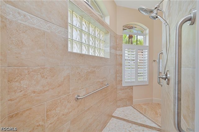 5514 Merlyn LN, Cape Coral, FL 33914