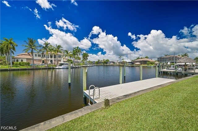5514 Merlyn LN, Cape Coral, FL 33914