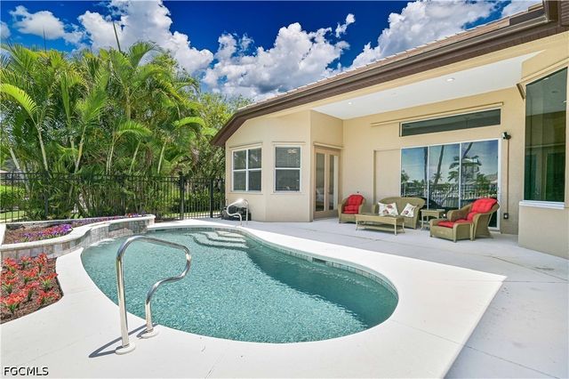 5514 Merlyn LN, Cape Coral, FL 33914