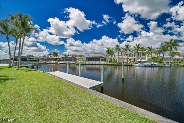 5514 Merlyn LN, Cape Coral, FL 33914