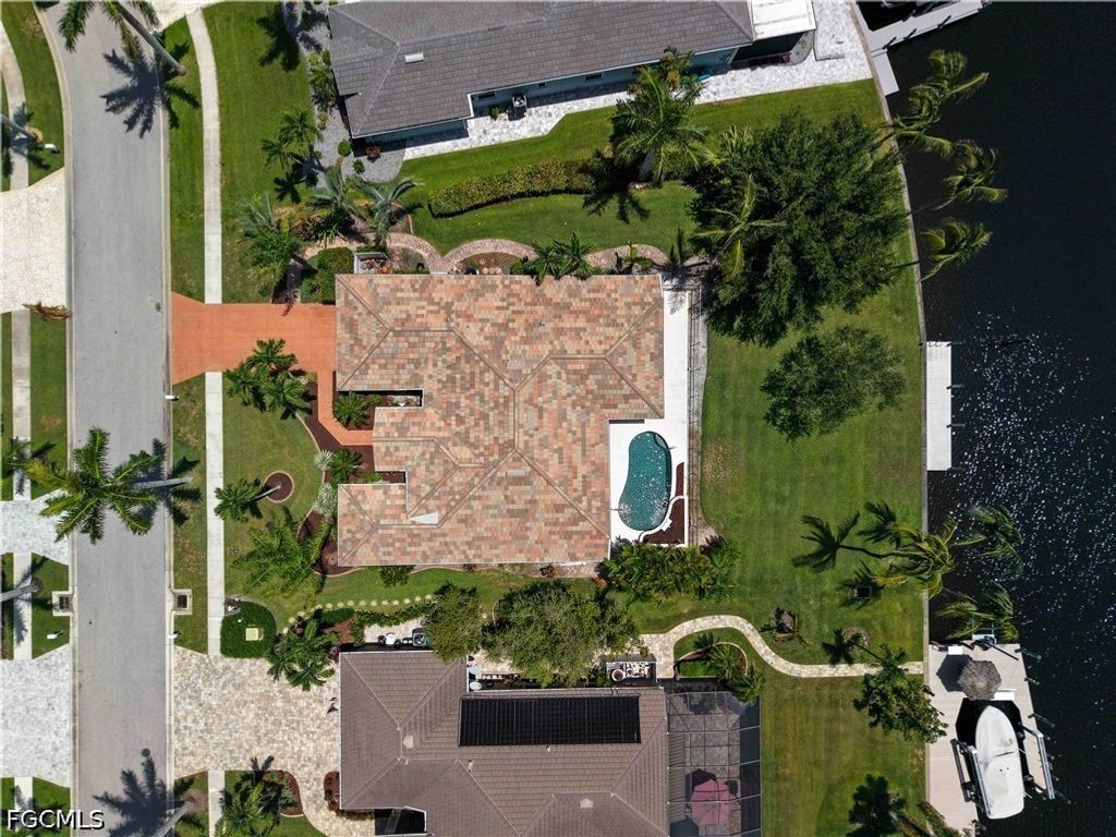 5514 Merlyn LN, Cape Coral, FL 33914