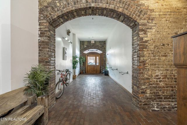 105 W Jackson Ave 11, Knoxville, TN 37902