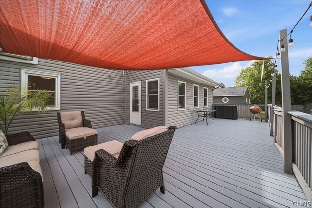 107 Edden Lane, Clay, NY 13212