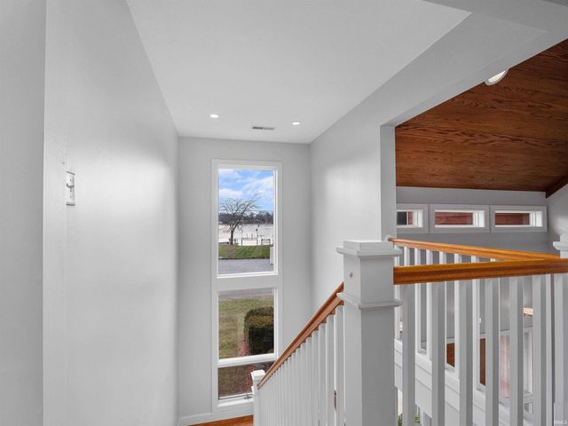 0575 E 635 S, Wolcottville, IN 46795