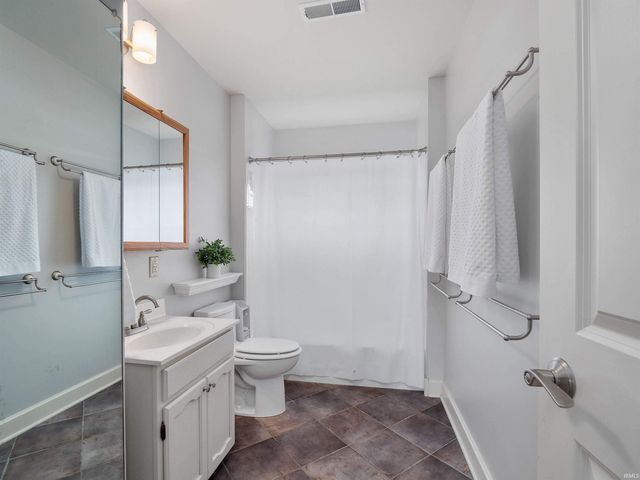 0575 E 635 S, Wolcottville, IN 46795