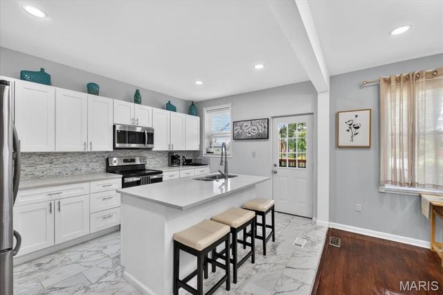 5911 Pershing Avenue, St Louis, MO 63112