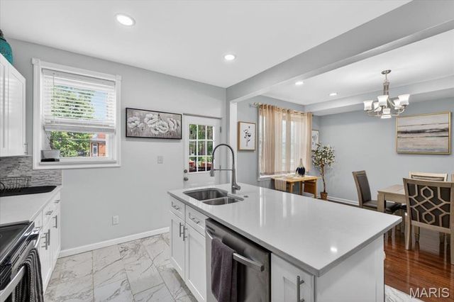 5911 Pershing Avenue, St Louis, MO 63112
