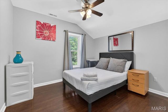 5911 Pershing Avenue, St Louis, MO 63112