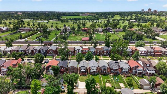5911 Pershing Avenue, St Louis, MO 63112