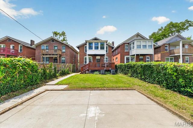 5911 Pershing Avenue, St Louis, MO 63112