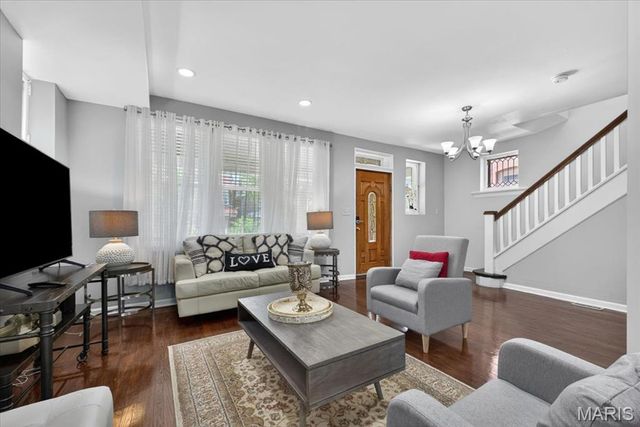5911 Pershing Avenue, St Louis, MO 63112
