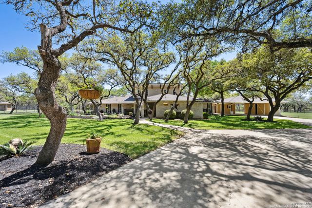 8110 park lane, Garden Ridge, TX 78266