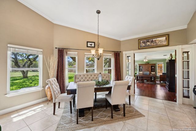 8110 park lane, Garden Ridge, TX 78266