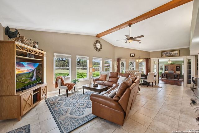 8110 park lane, Garden Ridge, TX 78266