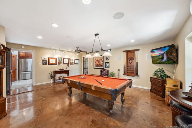 8110 park lane, Garden Ridge, TX 78266