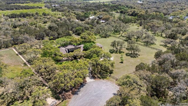 8110 park lane, Garden Ridge, TX 78266