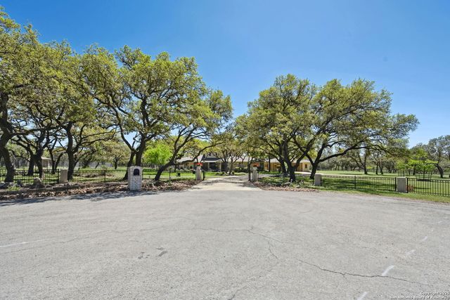 8110 park lane, Garden Ridge, TX 78266