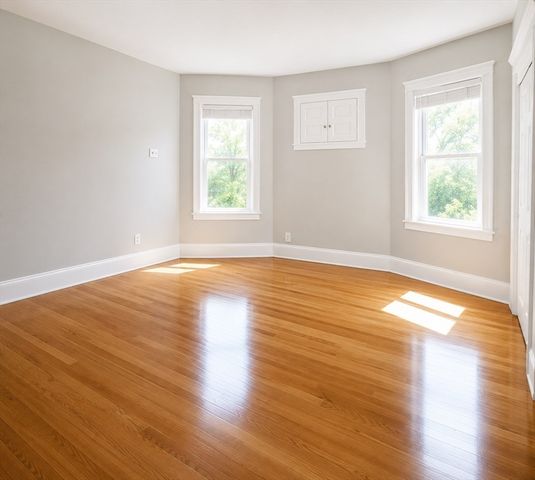 102 Saxton Street 3, Boston, MA 02125