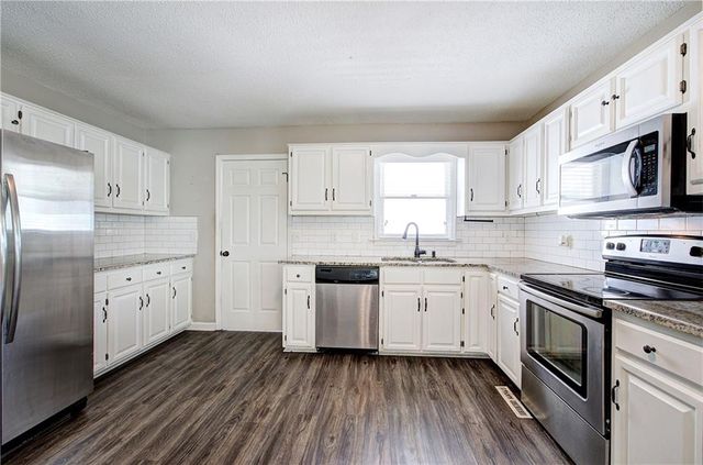 15 Popular Drive SE, Cartersville, GA 30121