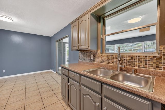 604 Holly Lane, Duncanville, TX 75116