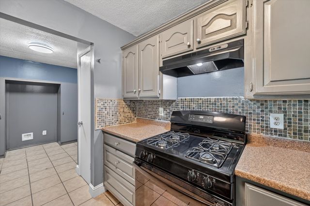 604 Holly Lane, Duncanville, TX 75116