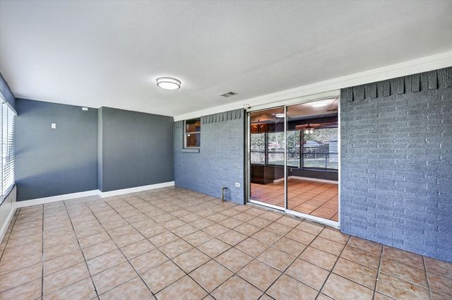 604 Holly Lane, Duncanville, TX 75116