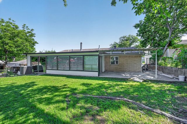 604 Holly Lane, Duncanville, TX 75116