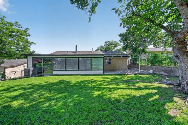 604 Holly Lane, Duncanville, TX 75116