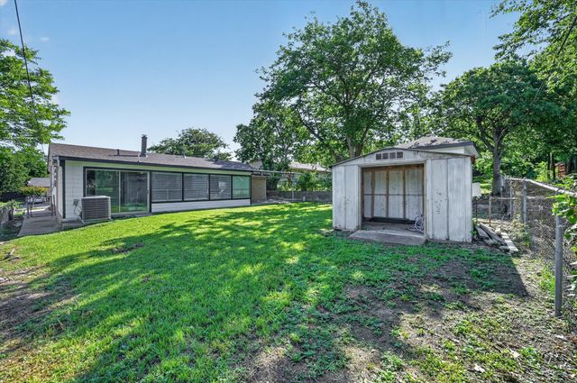 604 Holly Lane, Duncanville, TX 75116