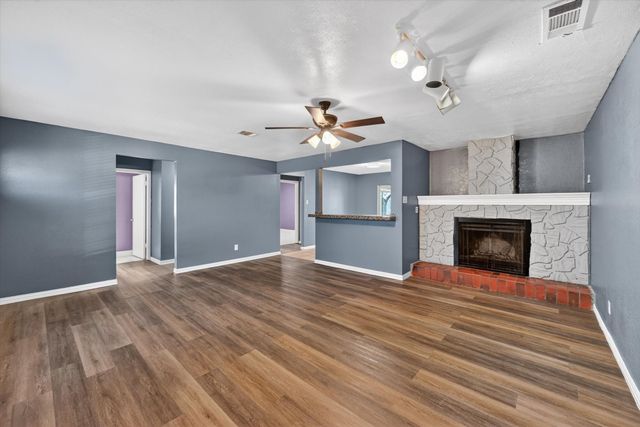 604 Holly Lane, Duncanville, TX 75116