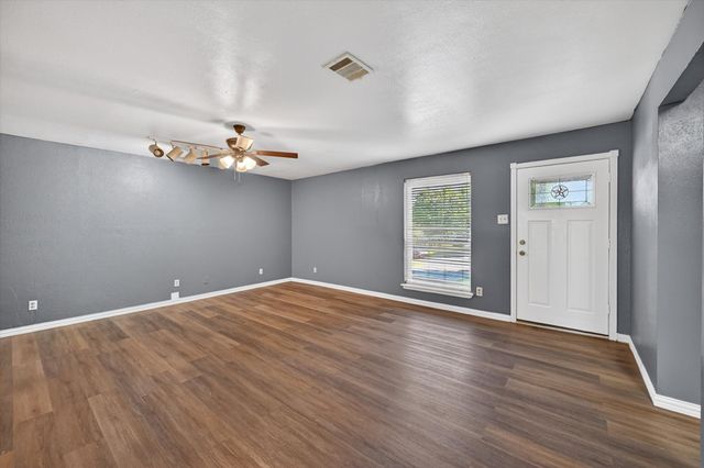 604 Holly Lane, Duncanville, TX 75116