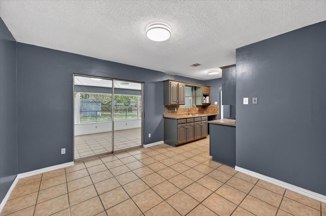 604 Holly Lane, Duncanville, TX 75116