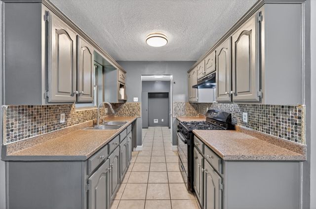 604 Holly Lane, Duncanville, TX 75116