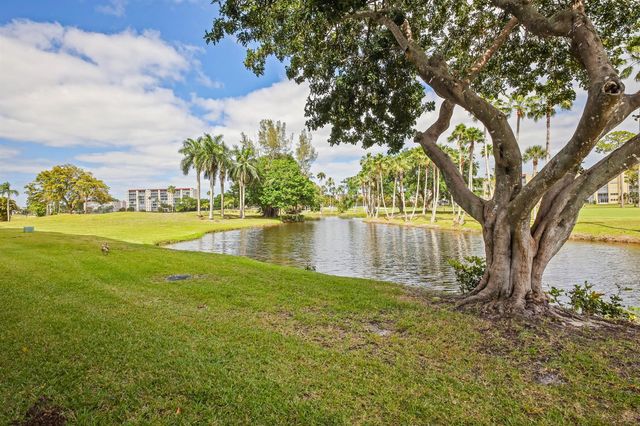 3595 Birdie Drive 108, Lake Worth, FL 33467
