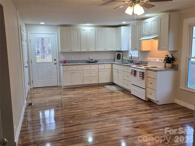 2410 Summit Avenue, Kannapolis, NC 28081