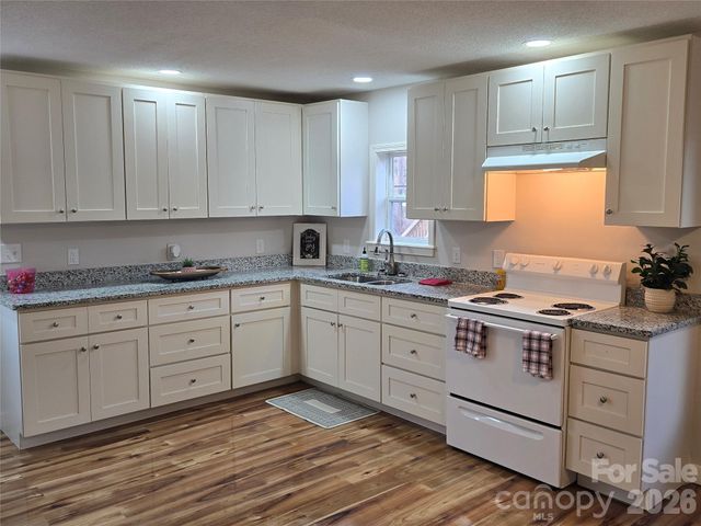 2410 Summit Avenue, Kannapolis, NC 28081