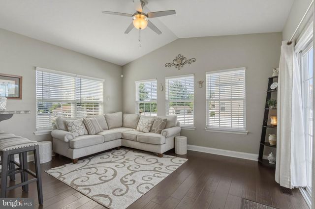 490 DEFRANCESCO CIR, Glassboro, NJ 08028