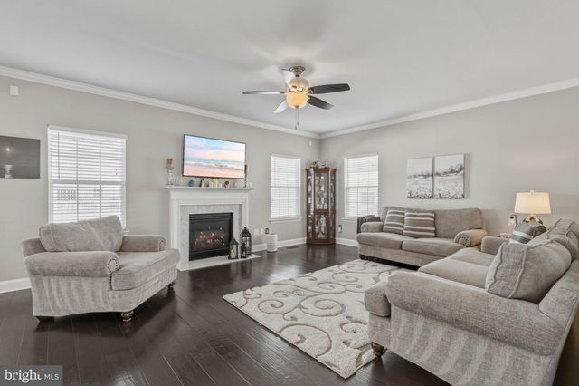 490 DEFRANCESCO CIR, Glassboro, NJ 08028