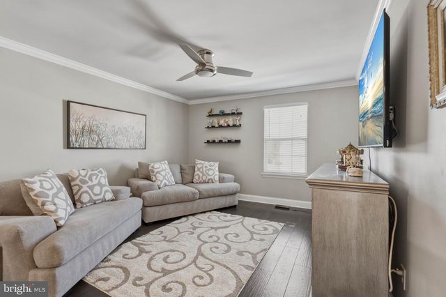 490 DEFRANCESCO CIR, Glassboro, NJ 08028