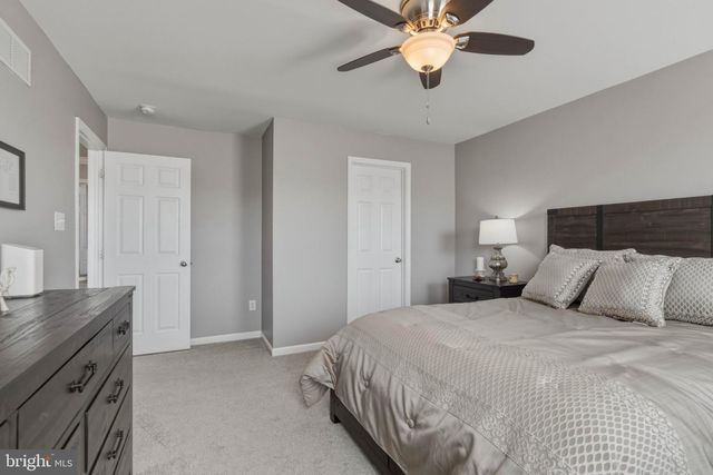 490 DEFRANCESCO CIR, Glassboro, NJ 08028