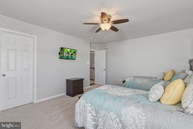 490 DEFRANCESCO CIR, Glassboro, NJ 08028