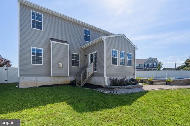 490 DEFRANCESCO CIR, Glassboro, NJ 08028