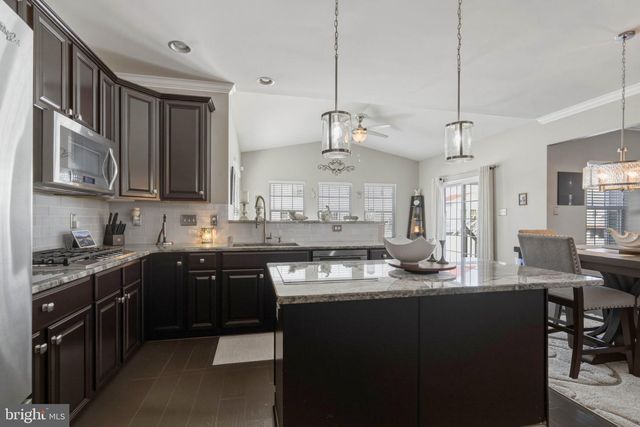 490 DEFRANCESCO CIR, Glassboro, NJ 08028