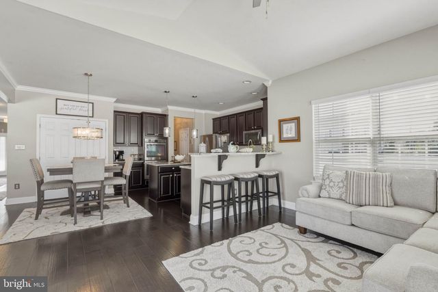 490 DEFRANCESCO CIR, Glassboro, NJ 08028