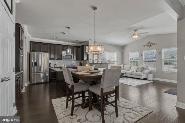 490 DEFRANCESCO CIR, Glassboro, NJ 08028