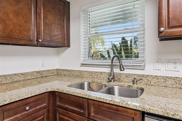 5119 LAZY LAKE CIRCLE, Orlando, FL 32821