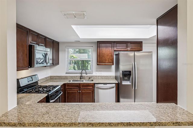 5119 LAZY LAKE CIRCLE, Orlando, FL 32821