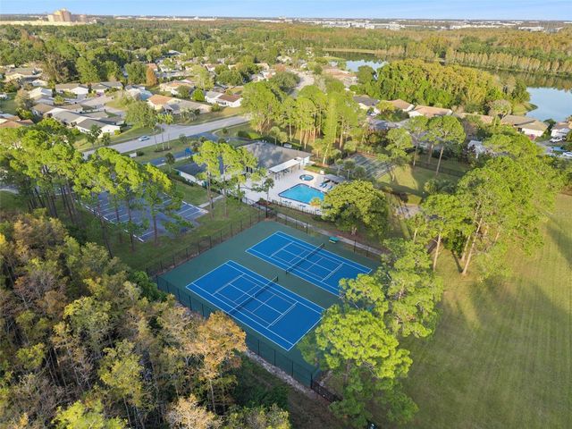 5119 LAZY LAKE CIRCLE, Orlando, FL 32821