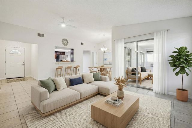 5119 LAZY LAKE CIRCLE, Orlando, FL 32821